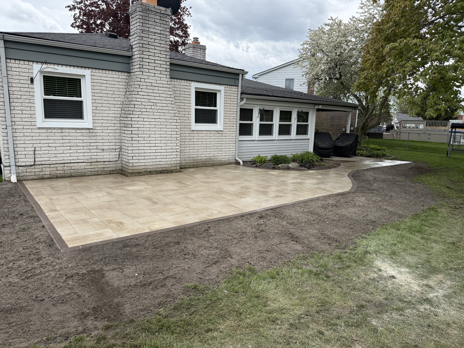 500 sq ft paver patio installed in Macomb, MI